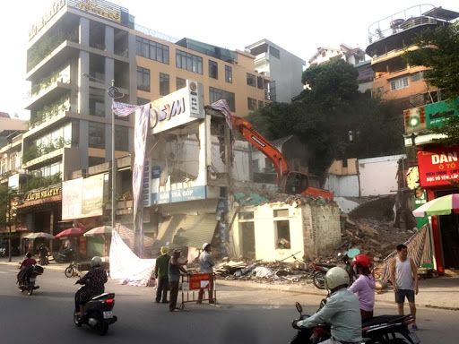 Phá dỡ công trình tại Quảng Ninh