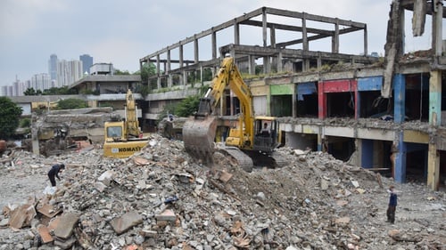 Phá dỡ công trình tại Tân Phú
